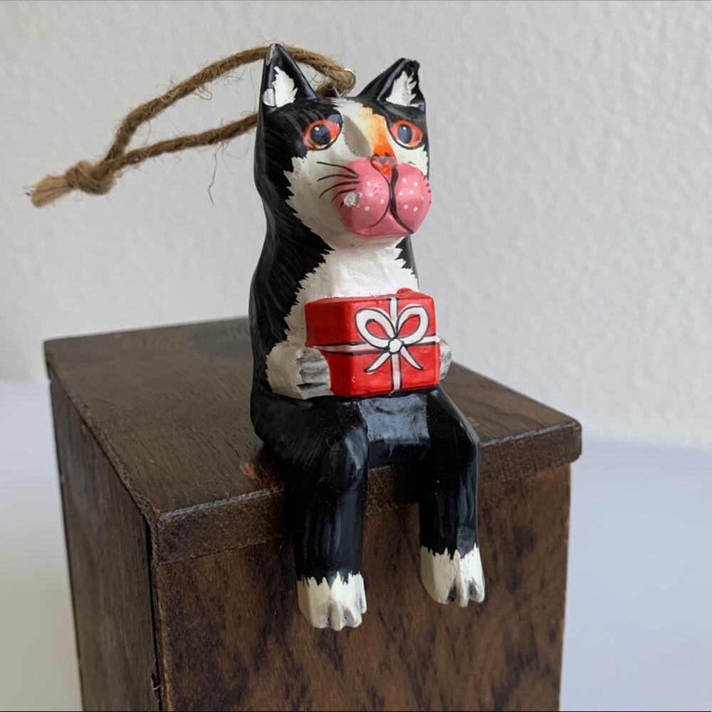 1960s Wooden Cat Sitting Ornament